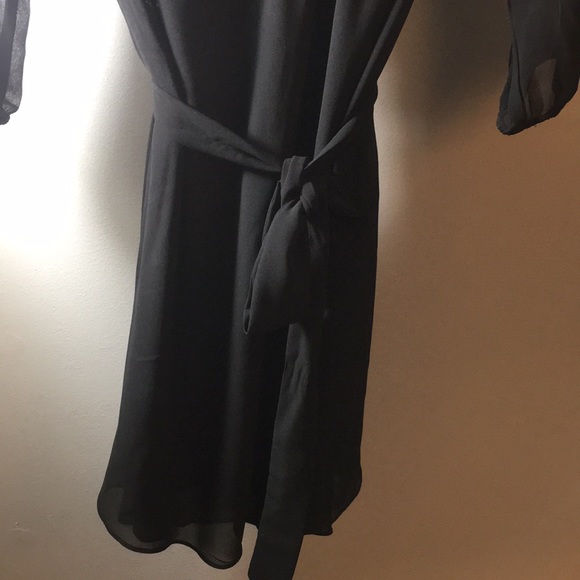 Black dress - Picture 3 of 5